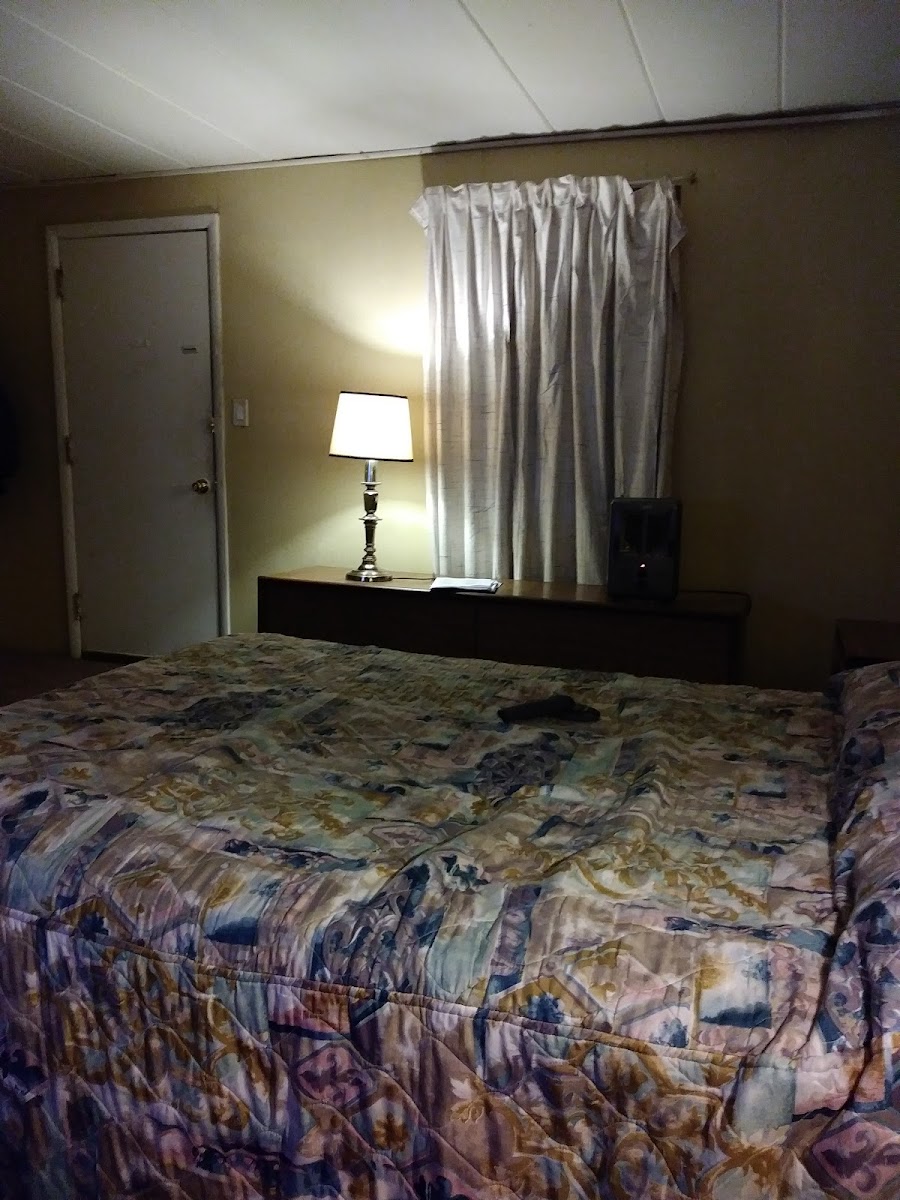 Towne & Country Motel